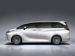 Lexus LM 2026 Ultra Luxury vs VIP: Specs, Features & Key Differences Explained